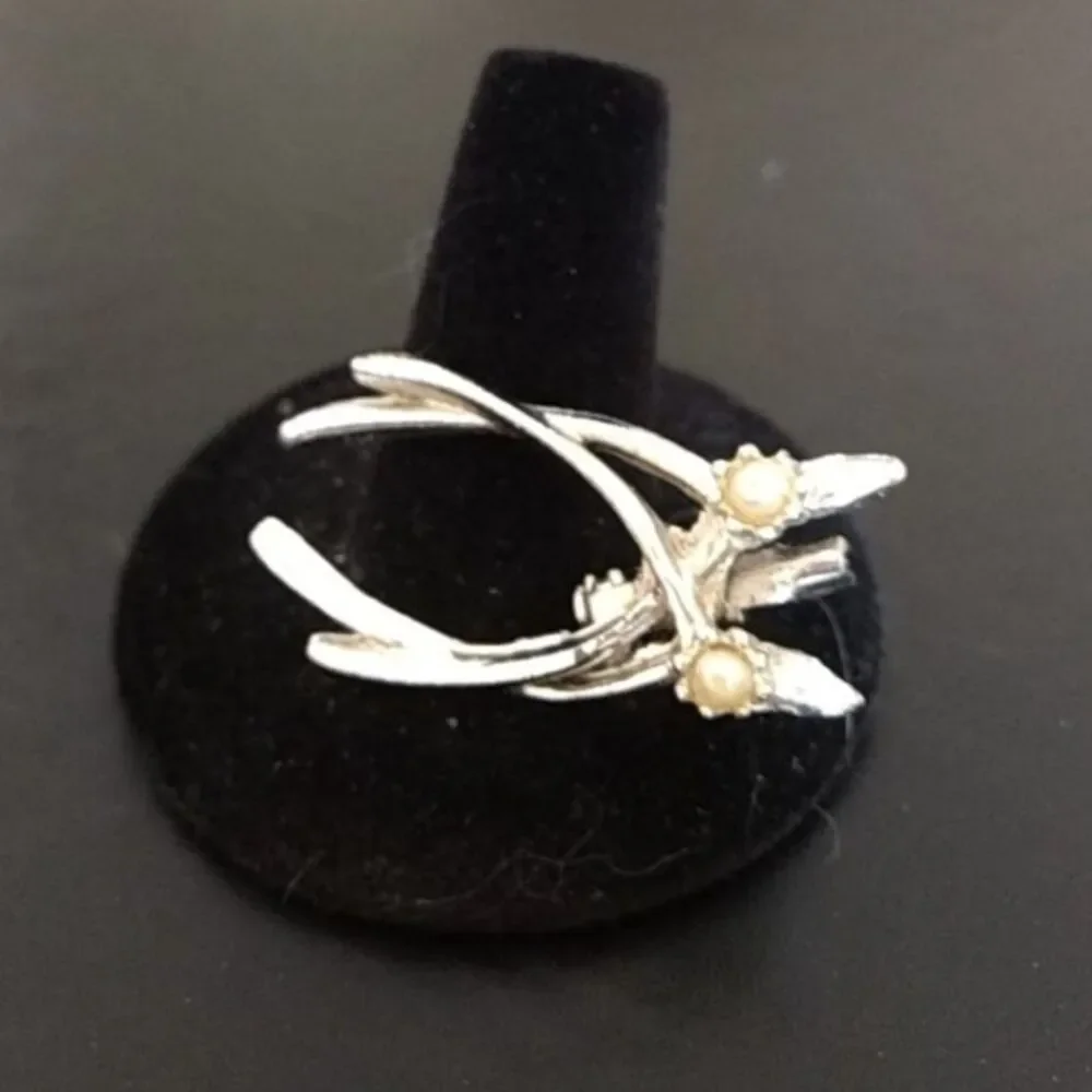 Vintage double wishbone faux pearl brooch - Picture 4 of 8